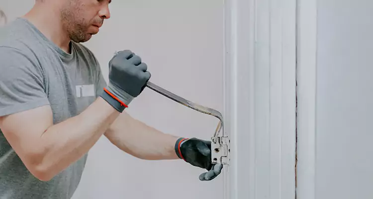 Cracked Door Jamb Repair in West Little River, FL