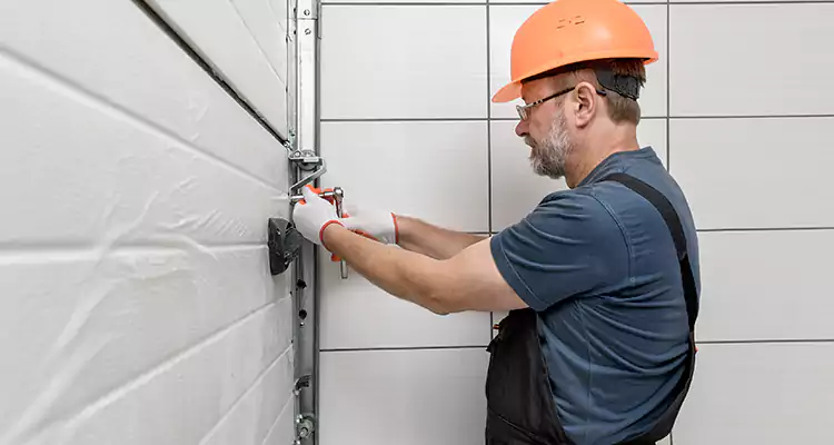 Emergency Garage Door Repair in West Little River, FL